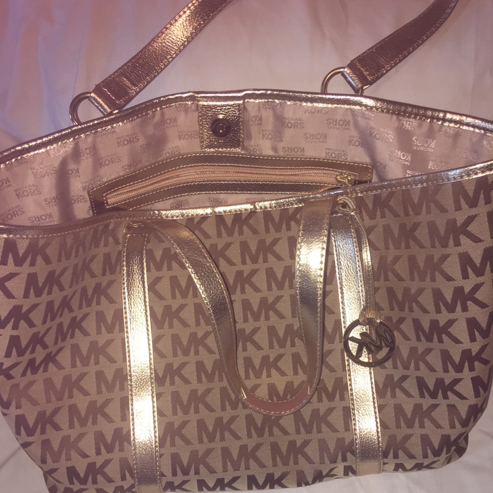 Michael Kors women handbag